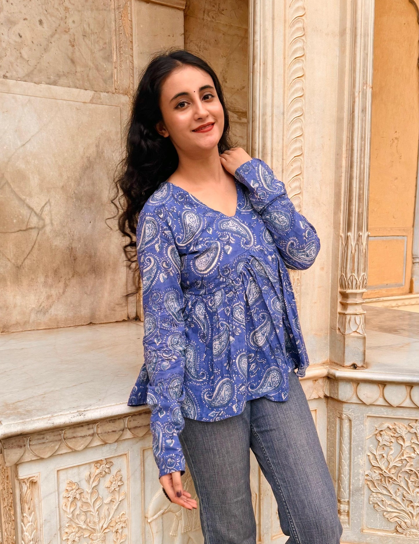 Aabroo Kurti