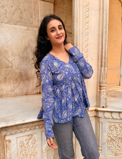 Aabroo Kurti