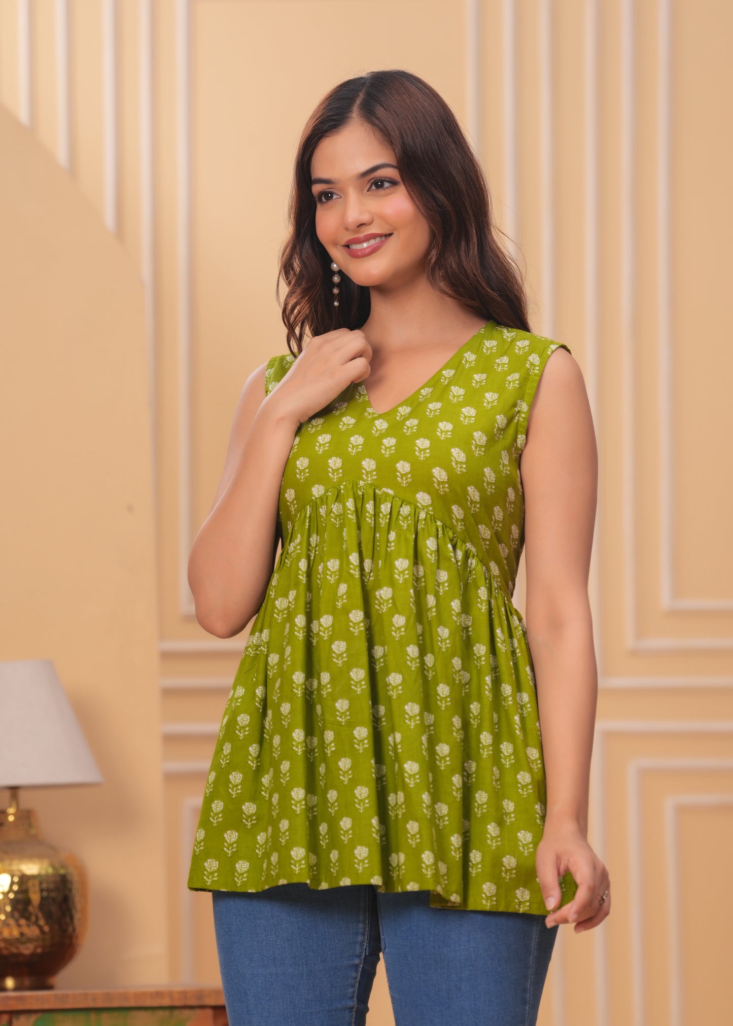 Meadow Grace Sleeveless Kurti